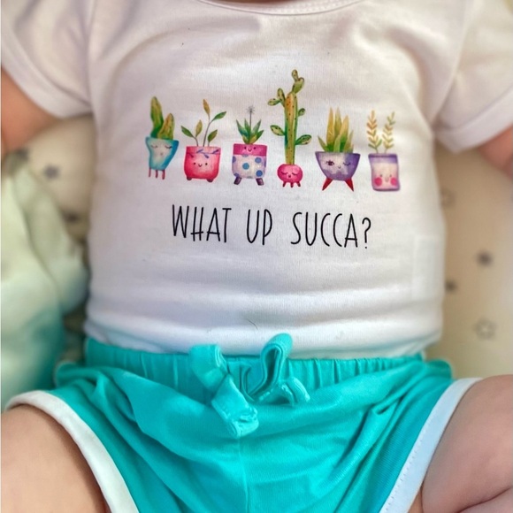 Brand new adorable onesie - Picture 1 of 2